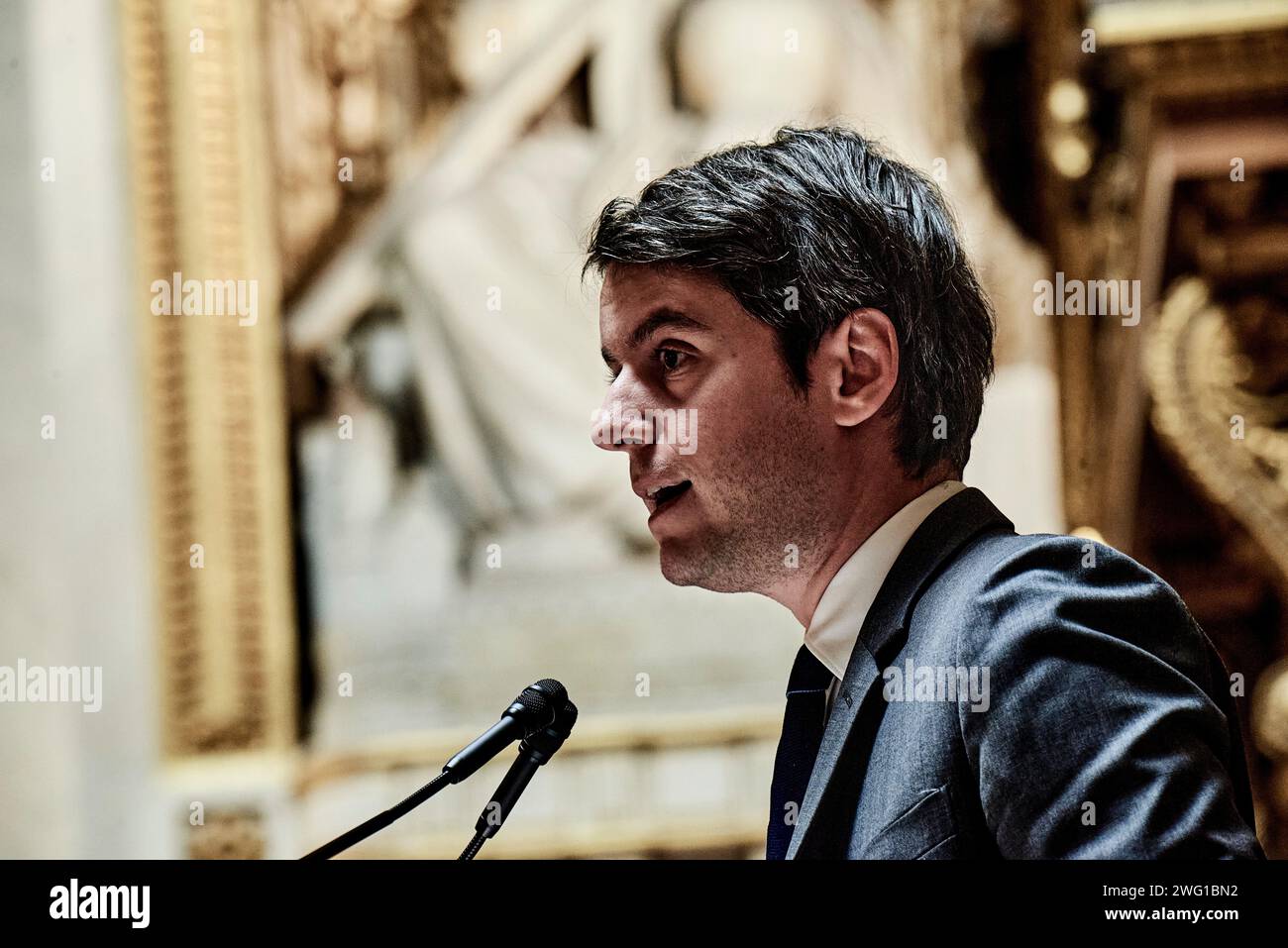 Paris, France. 31 janvier 2024. © Antonin Burat/le Pictorium/MAXPPP - Paris 31/01/2024 Antonin Burat/le Pictorium - 31/01/2024 - France/Ile-de-France/Paris - le Premier ministre Gabriel Attal prononce son discours de politique générale devant l'Assemblée nationale, le 30 janvier 2024. - Valeurs actuelles Out, no jdd, jdd Out, RUSSIA OUT, NO RUSSIA #norussia/31/01/2024 - France/Ile-de-France (région)/Paris - le Premier ministre Gabriel Attal prononce son discours de politique générale devant l'Assemblée nationale française, le 30 janvier 2024. Crédit : MAXPPP/Alamy Live News Banque D'Images