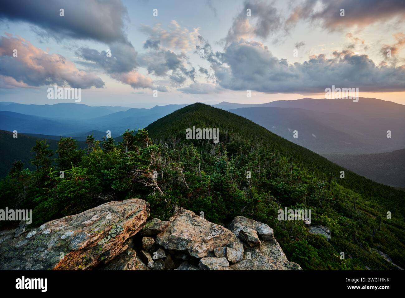 Galehead Mountain au coucher du soleil, White Mountain National Forest, New Hampshire, États-Unis Banque D'Images