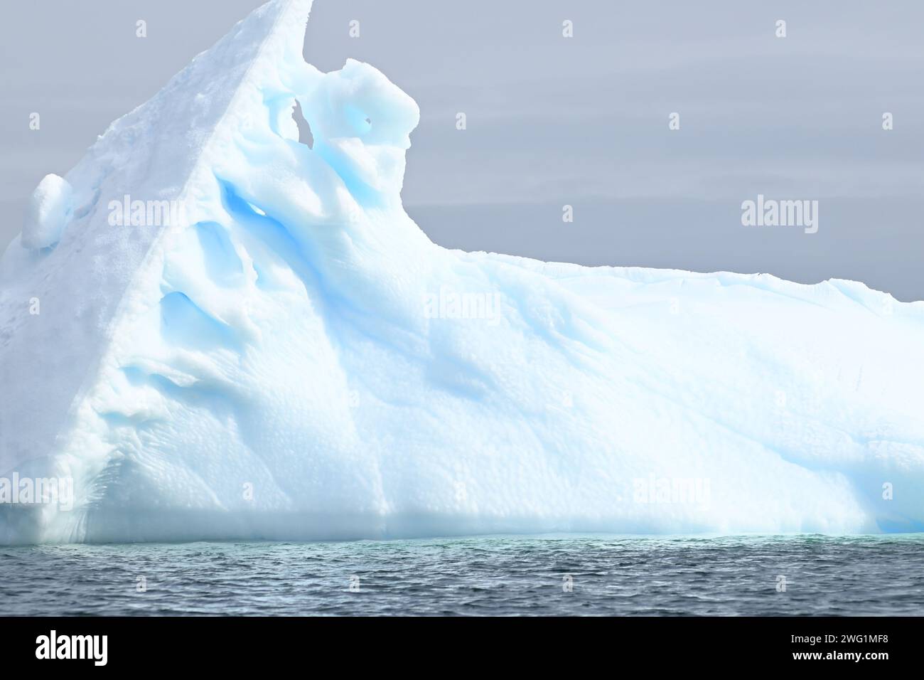 Iceberg en gros plan près de l'île Petermann, péninsule Antarctique Banque D'Images