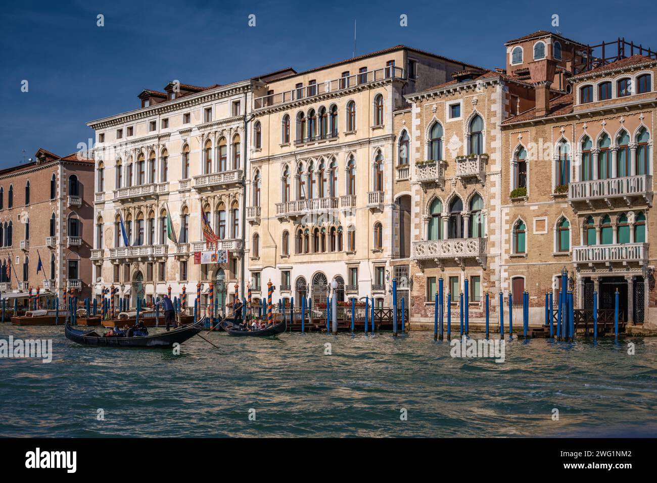 Palais le long du Grand Canal, Venise, Italie Banque D'Images