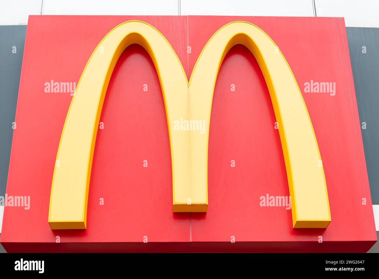 ZHONGSHAN Chine-janvier 30,2024:McDonald's grand logo. Banque D'Images