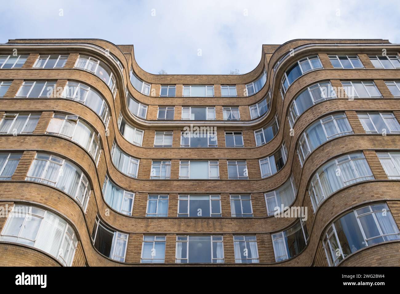 Florin court, Londres, construit par Guy Morgan and Partners. C'est la maison du personnage de fiction Hercule Poirot Banque D'Images