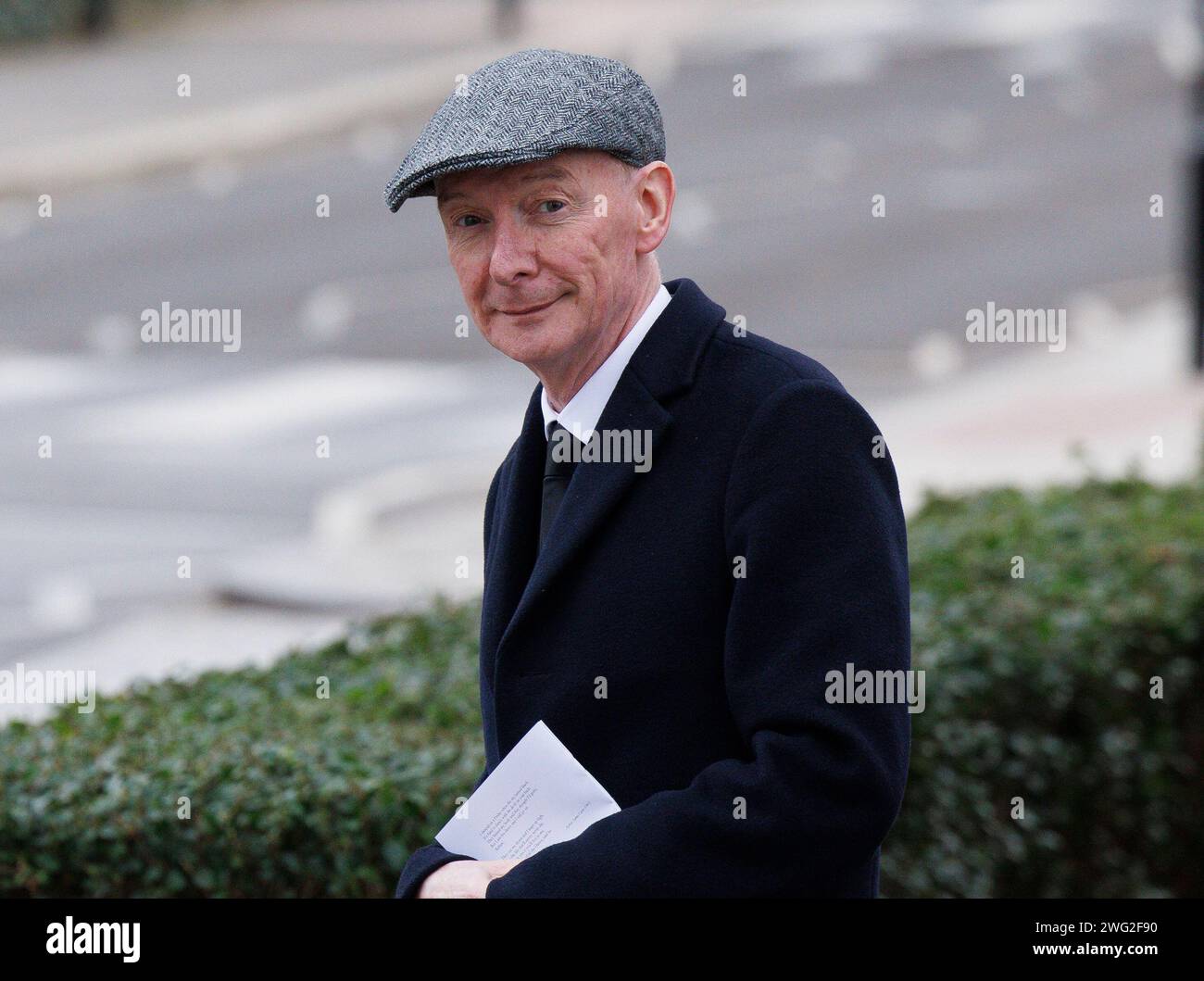 Londres, Royaume-Uni. 2 février 2024. Pat McFadden, chancelier fantôme du duché de Lancaster. Les funérailles de Derek Draper, époux de Kate Garraway, à l'église de Sainte-Marie la Vierge, Primrose Hill. Derek Draper est décédé le 3 janvier 2024. Crédit : Karl Black/Alamy Live News Banque D'Images