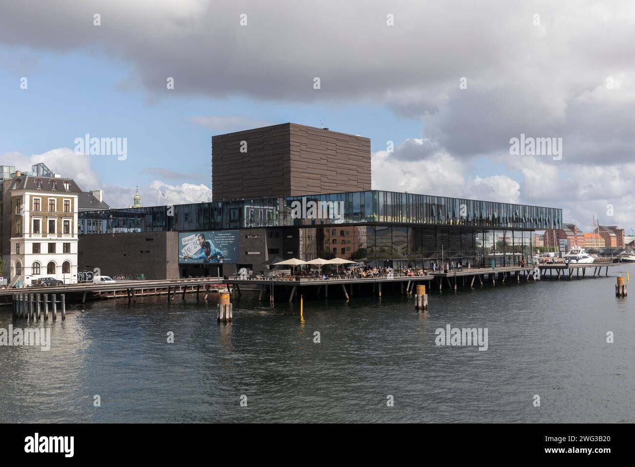 Copenhague, architecture moderne : le théâtre Skuespilhuset des architectes Boje Lundgaard et Lene Tranberg. Banque D'Images