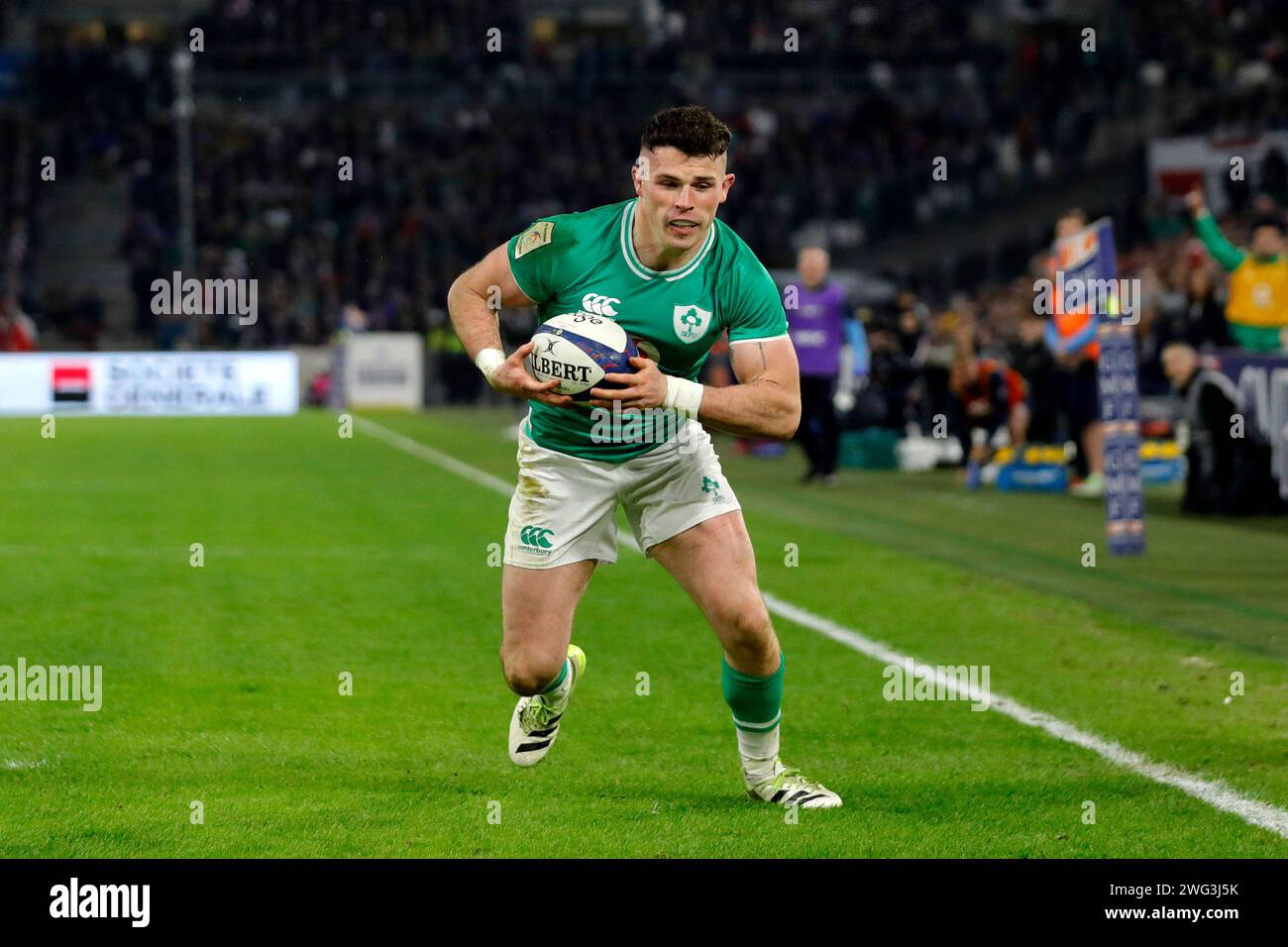 Marseille, France. 2 février 2024. L'Irlandais Clavin Nash lors du match Guinness 6 Nations entre la France et l'Irlande. Crédit : Ben Whitley/Alamy Live News Banque D'Images