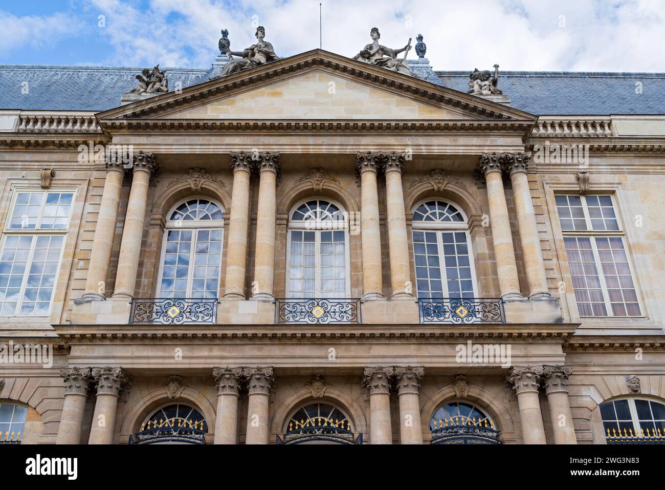Paris, France - 23 juillet 2023 : le Musée des Archives nationales est un musée d'État d'histoire française situé dans le quartier du Marais. Banque D'Images