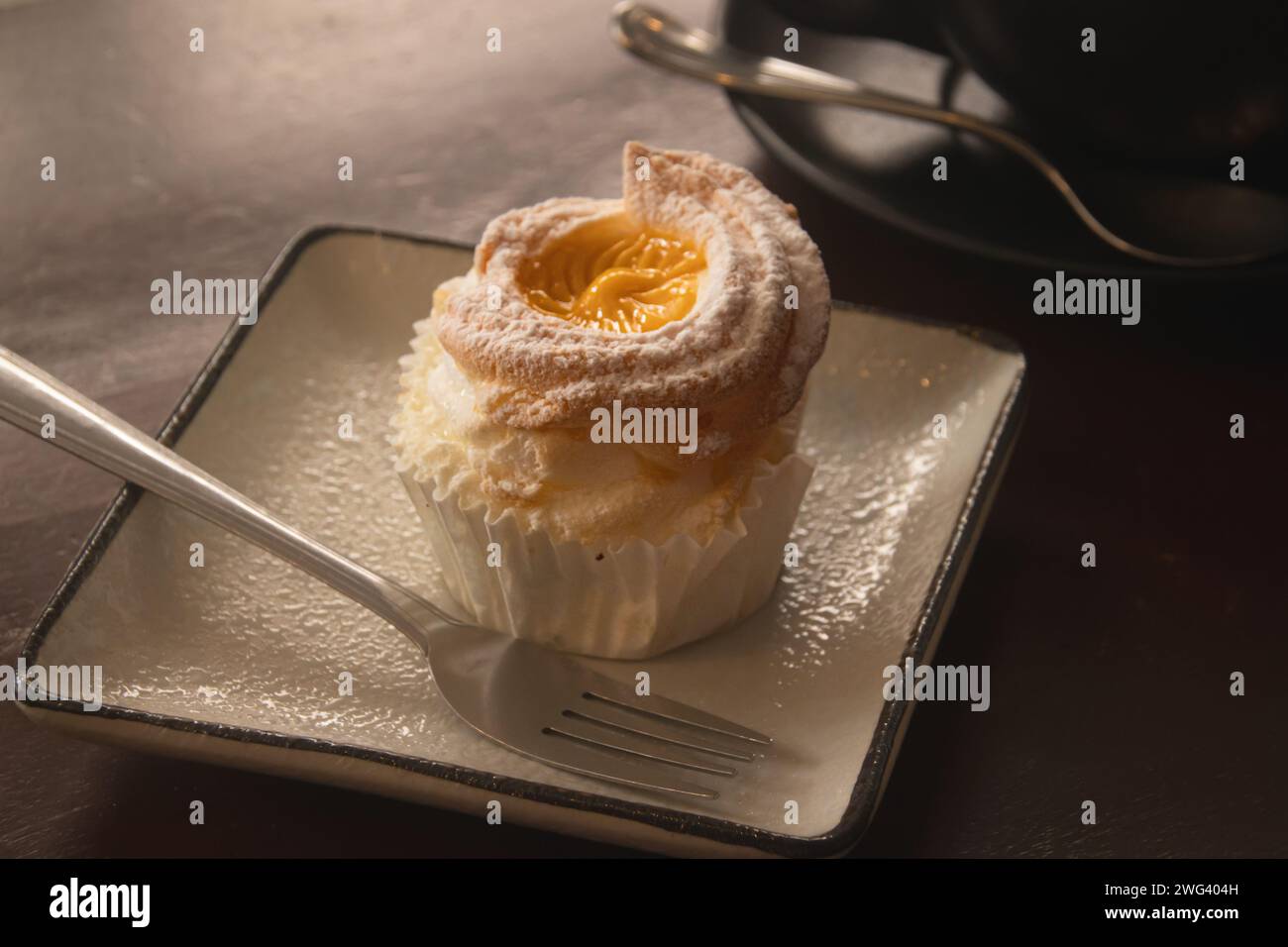 Gros plan d'un cupcake brazo de mercedes, un dessert philippin authentique populaire Banque D'Images