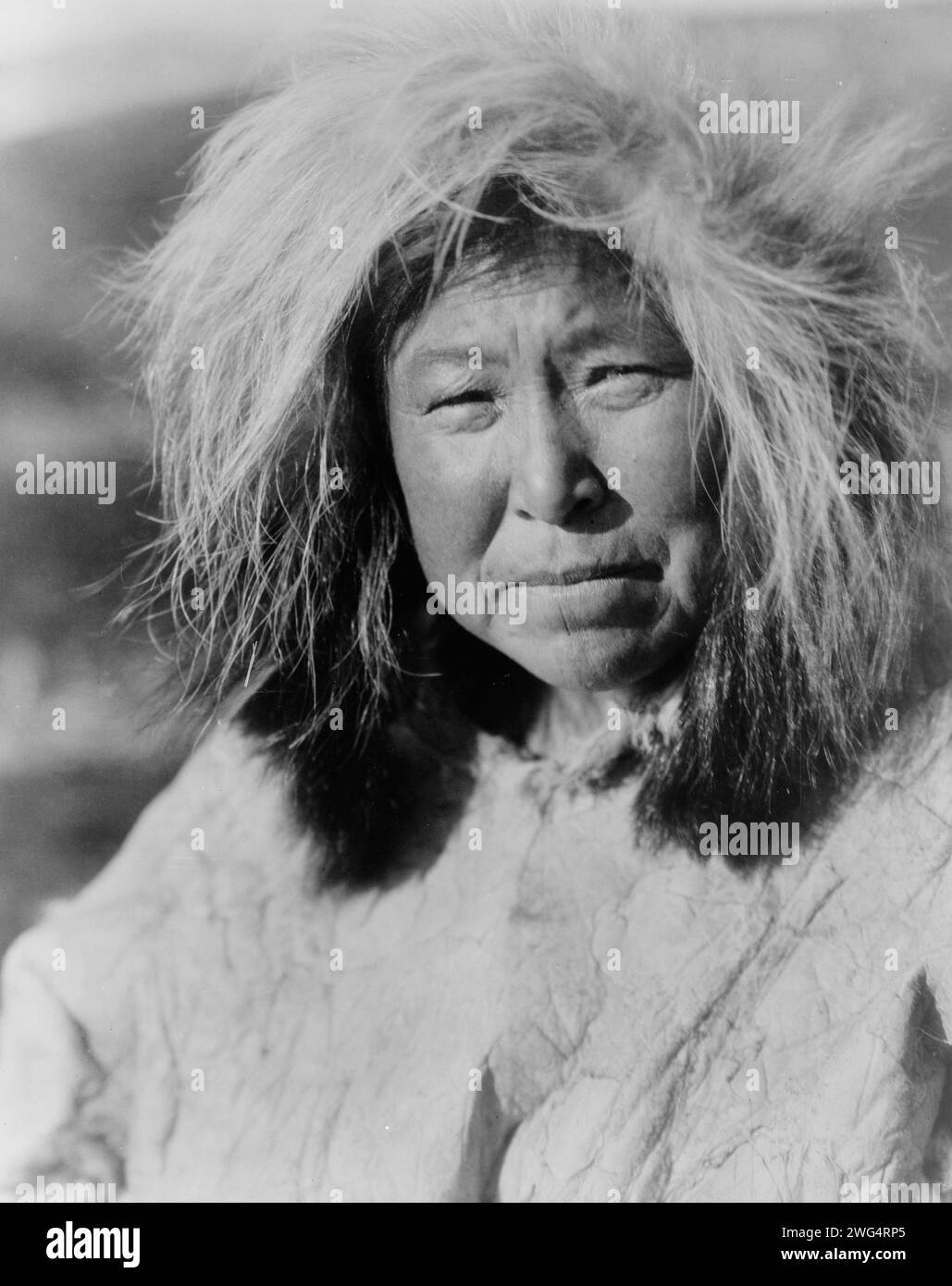 Femme Selawik, c1929. Portrait tête et épaules de femme Selawik. Banque D'Images