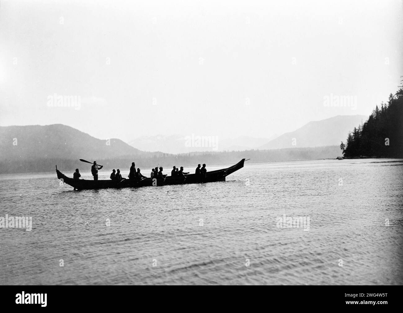 Indiens Kwakiutl en bateau, Colombie-Britannique, c1910. Banque D'Images