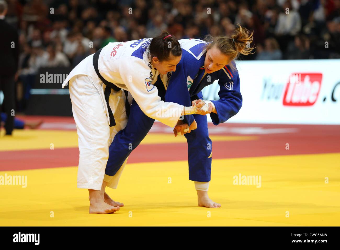 Thierry Larret/Maxppp. Judo International. Paris Grand Chelem. Accor Arena Bercy, Paris (75), le 3 fevrier 2024. Quart de finale moins 70 kg femmes : Barbara MATIC (CRO) vs Margaux PINOT (FRA). Crédit : MAXPPP/Alamy Live News Banque D'Images