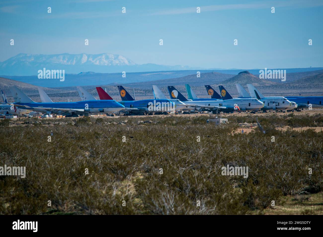 Ce cimetière d'avions se trouve près de la ville de Mojave dans le désert de Mojave en Californie. Banque D'Images