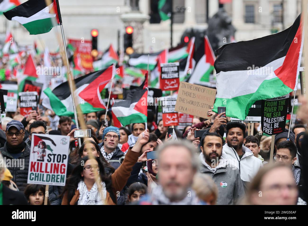 Lors d’une marche pro-palestinienne dans le centre de Londres, organisée par la Palestine Solidarity Campaign, pour appeler à un cessez-le-feu dans le conflit entre Israël et le Hamas. Date de la photo : Samedi 3 février 2024. Banque D'Images