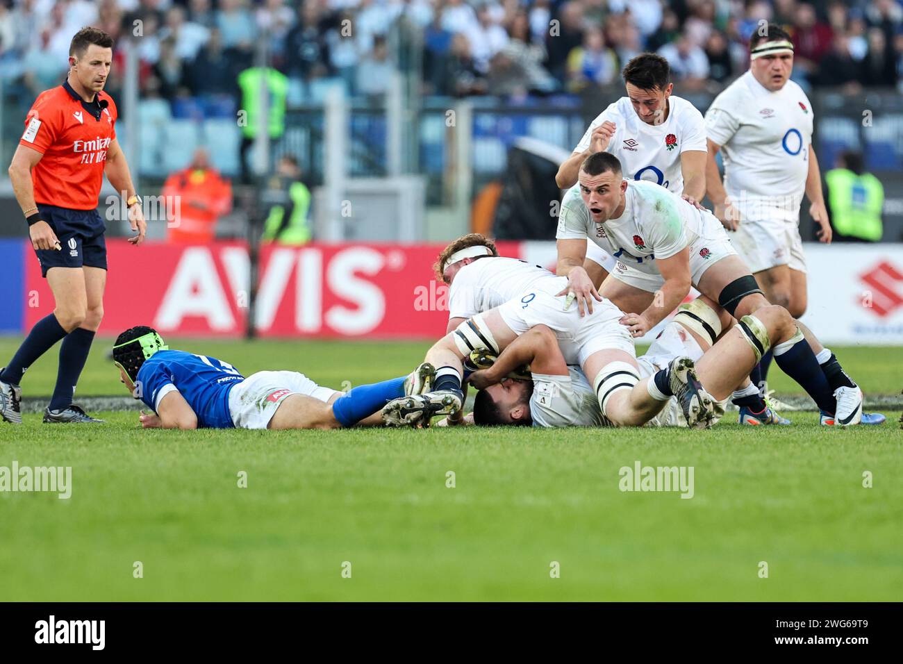 Rome, Italie. 03 février 2024. England ruck pendant Italie vs Angleterre, Rugby six Nations match à Rome, Italie, février 03 2024 crédit : Independent photo Agency/Alamy Live News Banque D'Images