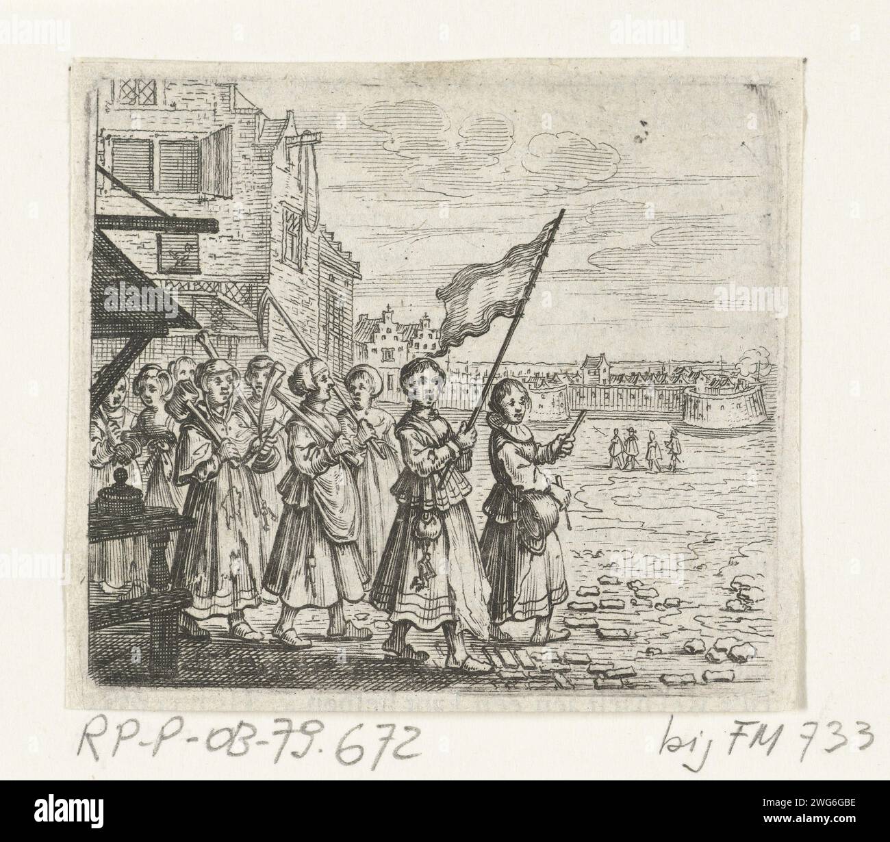 Trijn van Leemput se rend avec un groupe de femmes au château de Vredenburg, 1577, 1637 - 1639 impression avec un groupe de femmes, Trijn van Leemput se rend avec des marteaux et des pickaxes au château de Vredenburg, le 2 mai 1577. Comme une femme avec un drapeau et une femme qui frappe une bouilloire, en arrière-plan le château assiégé. Illustration découpée d'un livre, imprimée au dos avec texte en néerlandais. Nord des pays-Bas gravure de papier Vredenburg Banque D'Images