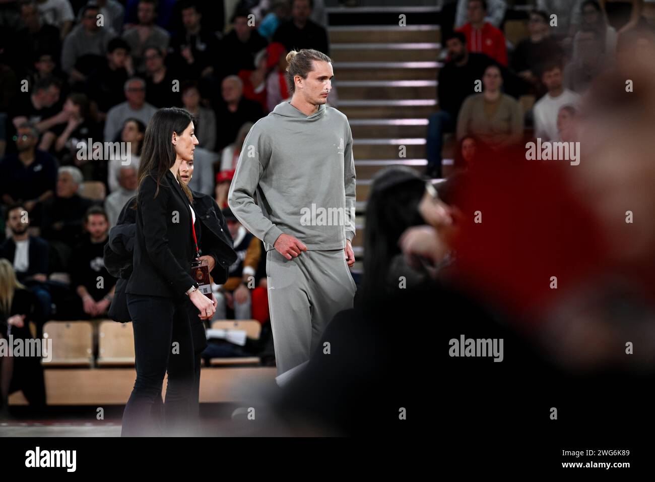 Monaco, Monaco. 02 février 2024. Le joueur de tennis allemand Alexander Zverev assiste au match de la saison régulière de Turkish Airlines Euroleague Basketball entre L'AS Monaco et Fenerbahçe Beko à la salle Gaston-médecin de Monaco. Score final : AS Monaco 76:69 Fenerbahce Beko. (Photo Laurent Coust/SOPA Images/Sipa USA) crédit : SIPA USA/Alamy Live News Banque D'Images