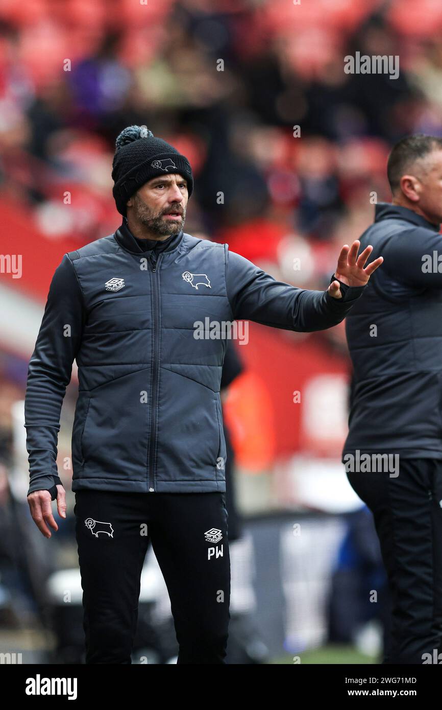 Londres le samedi 3 février 2024. Paul Warne entraîneur du Derby County sur la ligne de touche lors du match Sky Bet League 1 entre Charlton Athletic et Derby County à The Valley, Londres, samedi 3 février 2024. (Photo : Tom West | MI News) crédit : MI News & Sport / Alamy Live News Banque D'Images