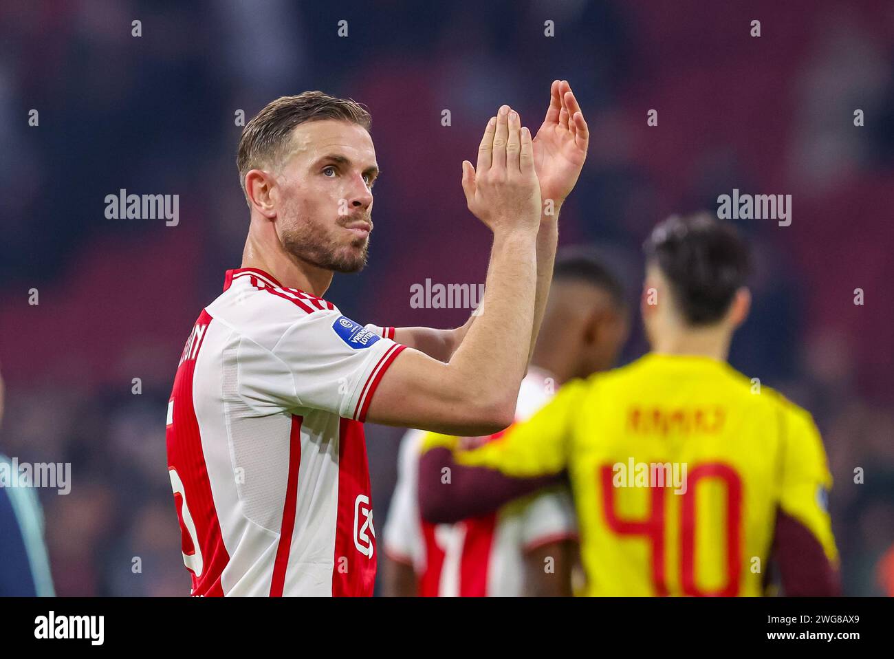 Amsterdam, pays-Bas. 03 février 2024. AMSTERDAM, PAYS-BAS - 3 FÉVRIER : Jordan Henderson de l'Ajax applaudit pour les fans lors du match néerlandais d'Eredivisie entre l'Ajax et le PSV au Johan Cruijff Arena le 3 février 2024 à Amsterdam, pays-Bas. (Photo de Ben gal/Orange Pictures) crédit : Orange pics BV/Alamy Live News Banque D'Images