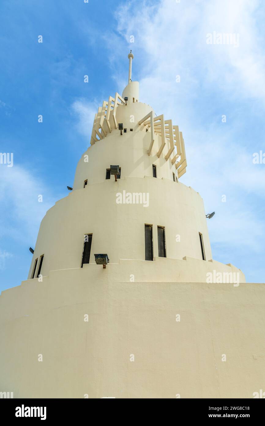 Monument en forme de cône sur l'île artificale de Murjan, Dammam, Arabie Saoudite Banque D'Images