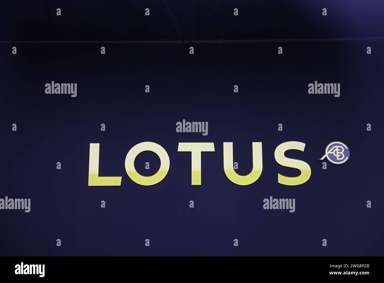 Logo Lotus lors de la projection presse de vendredi lors du plus grand salon européen de la voiture électrique, eCarExpo, au Friends Arena de Stockholm, en Suède. Banque D'Images