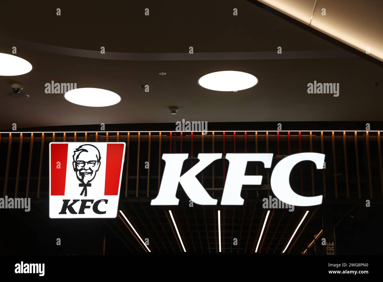 Logo KFC, restaurant KFC (Kentucky Fried Chicken), Westfield Mall of Scandinavia, Stockholm, Suède. Banque D'Images