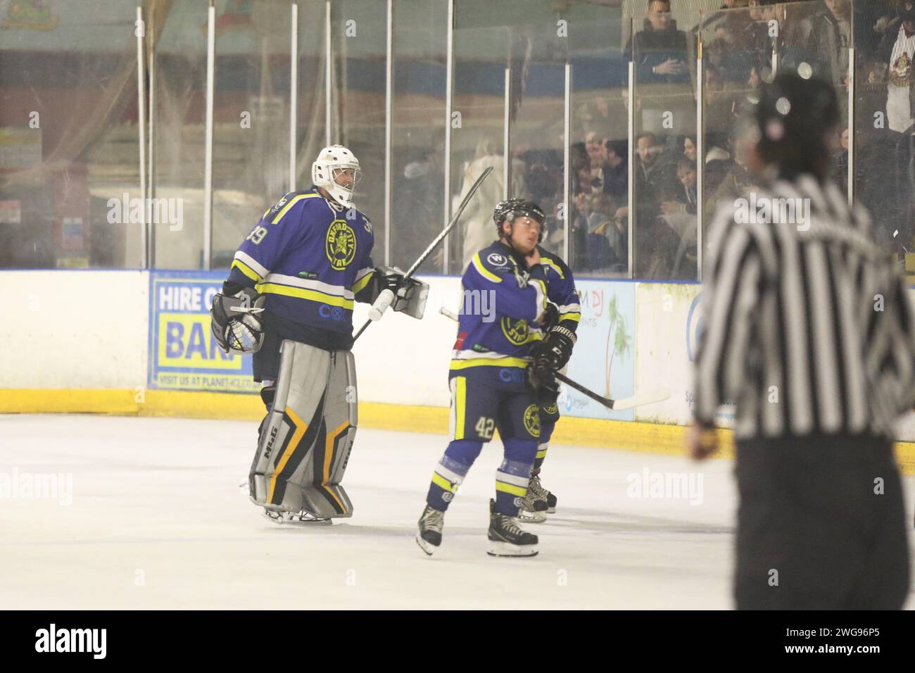 Gillingham, Royaume-Uni. 03 février 2024. Petr Cech des Oxford City Stars quitte la glace après la fin de la première période lors du match de la NIHL South Division 1 entre Invicta dynamos et Oxford City Stars au Planet Ice, Gillingham, Royaume-Uni, le 3 février 2024. Photo de Joshua Smith. Usage éditorial uniquement, licence requise pour un usage commercial. Aucune utilisation dans les Paris, les jeux ou les publications d'un seul club/ligue/joueur. Crédit : UK Sports pics Ltd/Alamy Live News Banque D'Images