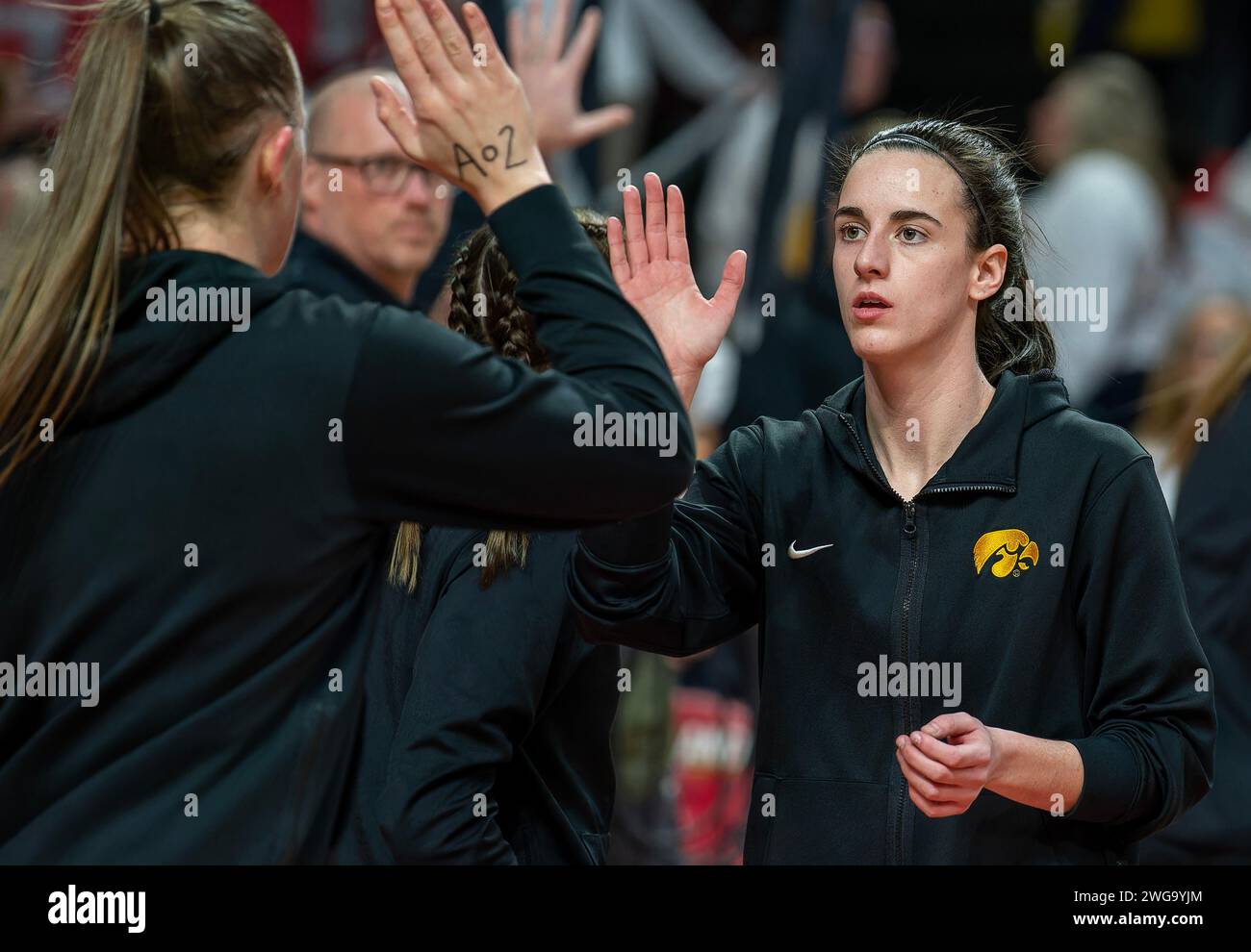 College Park, États-Unis. 03 février 2024. COLLEGE PARK, MD. - 03 FÉVRIER : les Hawkeyes de l'Iowa gardent Caitlin Clark (22 ans) avant un match féminin de basket-ball universitaire entre les Terrapins du Maryland et les Hawkeyes de l'Iowa, le 03 février 2024, au Xfinity Center, à College Park, Maryland. (Photo de Tony Quinn/SipaUSA) crédit : SIPA USA/Alamy Live News Banque D'Images