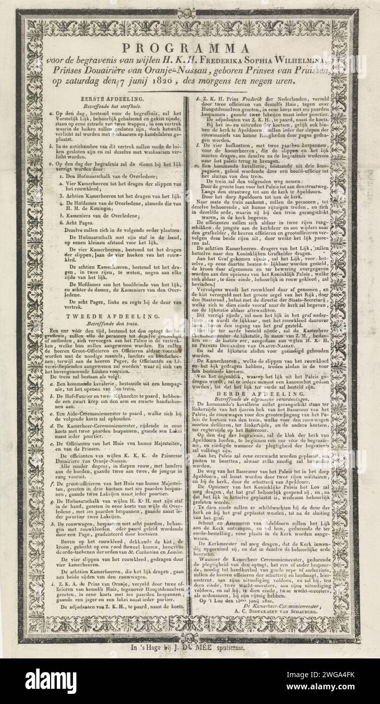 Programme des funérailles de Wilhelmina Princesse-Douairière d'Oranje-Nassau, 1820, J. du Mée, 1820 feuille de texte Programme des funérailles du 17 juin à Apeldoorn par Wilhelmina Princesse-Douairière d'Oranje-Nassau, veuve du prince Willem V, décédée le 9 juin 1820. Pour le texte une bordure noire avec deux crânes, à l'intérieur d'elle un bord de fichier de travail. Impression typographique papier de la Haye Palace Het Loo. Apeldoorn Banque D'Images