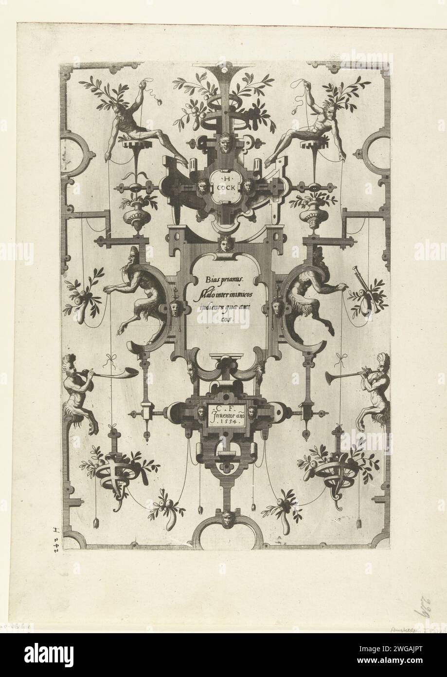Cartouche avec texte de biais entre deux saters dans Rolwerk, 1558 - 1630 impression en bas à gauche et en bas à droite est sur le travail roulant qui souffle sur une trompette. Appartient à une série de 6 magazines. Pays-Bas (peut-être) gravure sur papier Banque D'Images