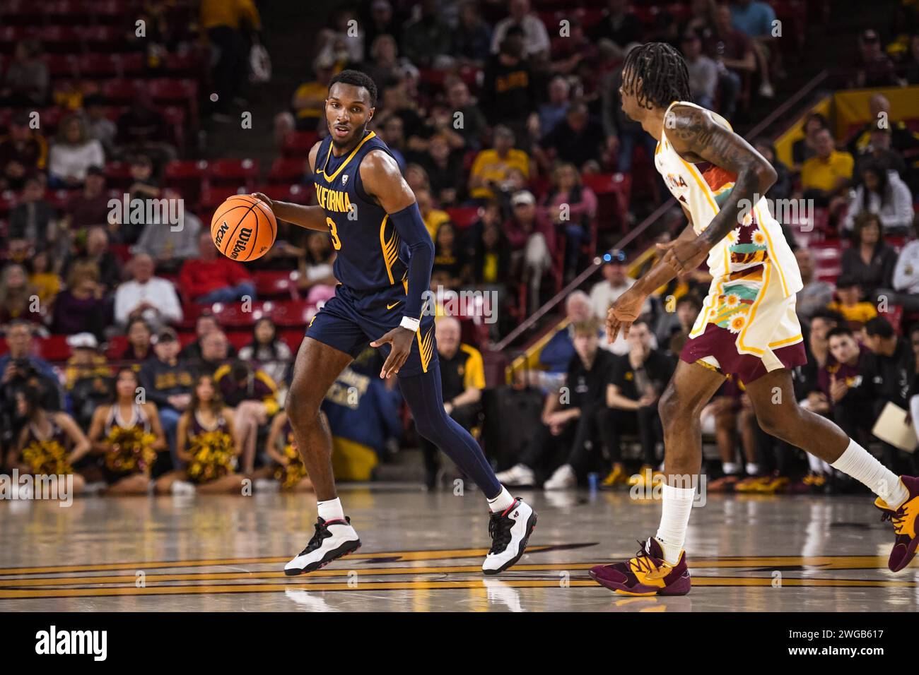 Le garde des Golden Bears de Californie Keonte Kennedy (3) se dirige vers le panier dans la deuxième moitié du match de basket-ball de la NCAA contre Arizona State à Temp Banque D'Images