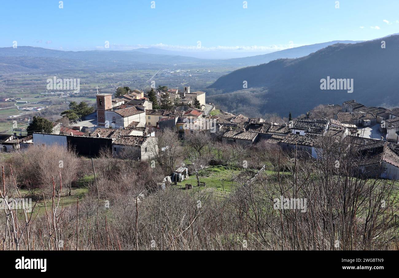 Civita Superiore - Panorama del borgo dal sentiero di accesso al castello Banque D'Images