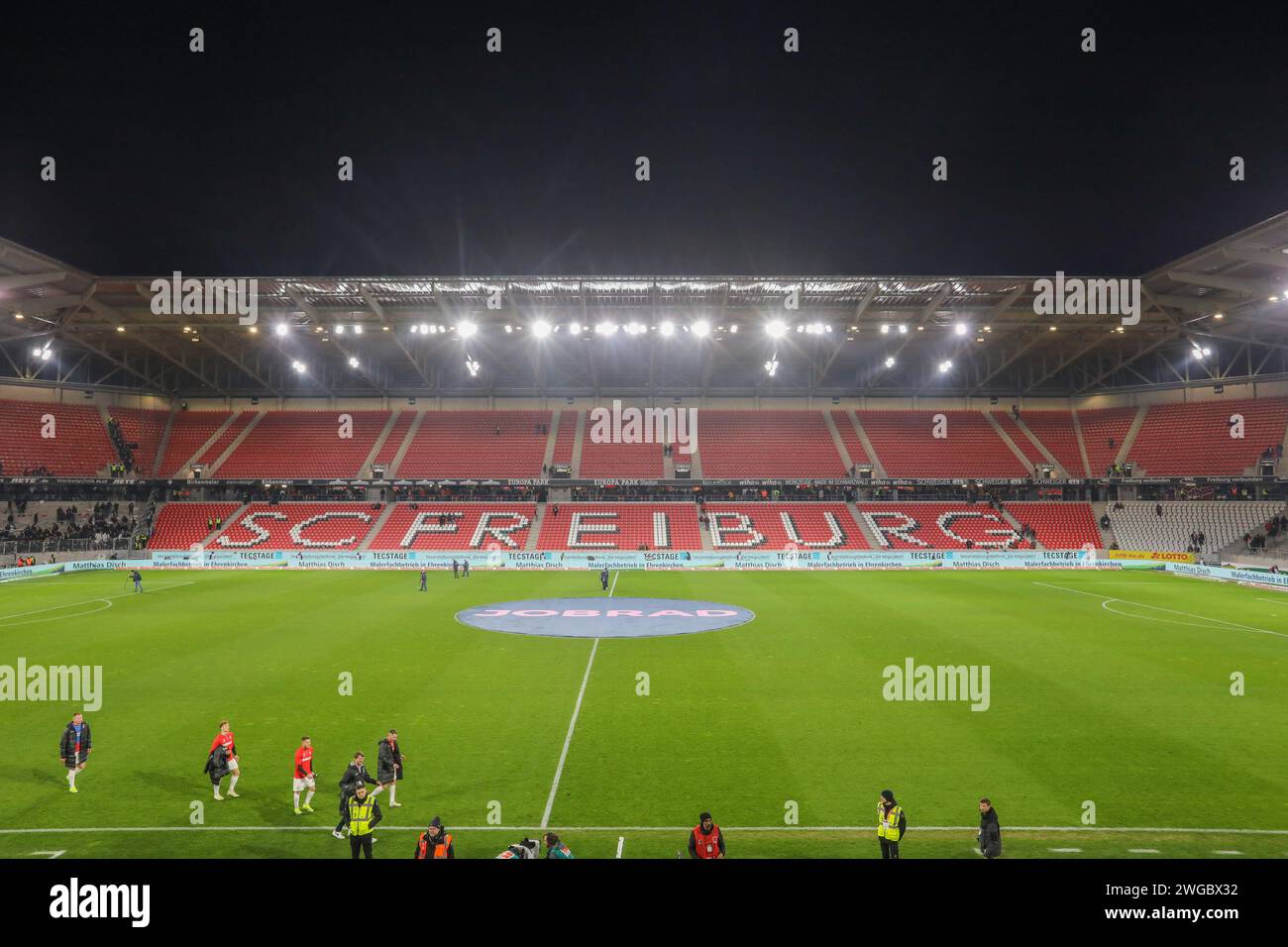 ©PHOTOPQR/VOIX DU NORD/Thierry Thorel ; 03/02/2024 ; Fribourg en Brisgau, le 3 fevrier 2024 - rencontre de la Bundesliga a l'Europa Park Stadion entre le SC Freiburg et le VfB Stuttgart - photo : Thierry Thorel / la voix du Nord Freiburg im Breisgau, 3 février 2024 - match de Bundesliga à l'Europa Park Stadion entre le SC Freiburg et le VfB Stuttgart - Banque D'Images