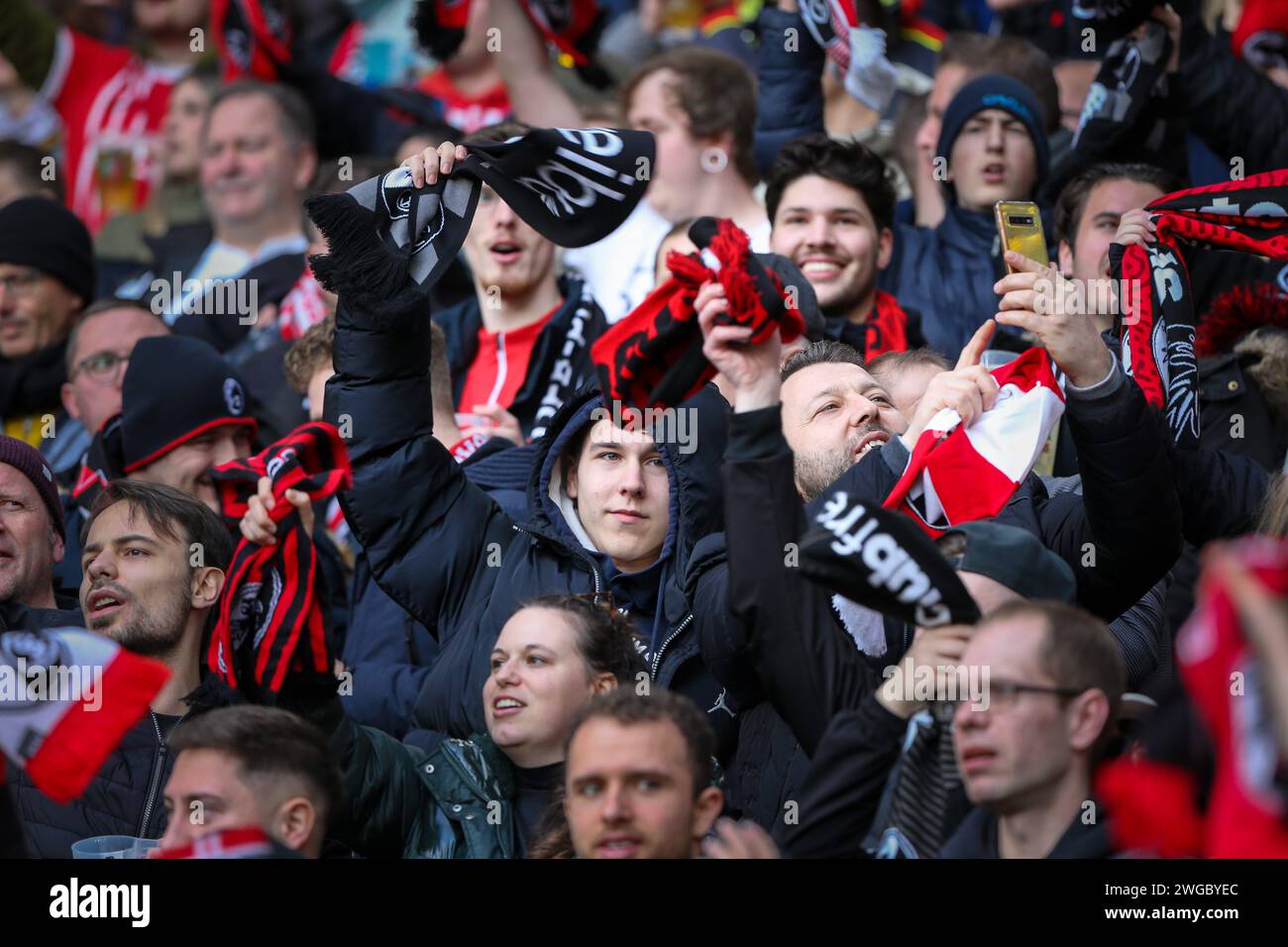 ©PHOTOPQR/VOIX DU NORD/Thierry Thorel ; 03/02/2024 ; Fribourg en Brisgau, le 3 fevrier 2024 - rencontre de la Bundesliga a l'Europa Park Stadion entre le SC Freiburg et le VfB Stuttgart - photo : Thierry Thorel / la voix du Nord Freiburg im Breisgau, 3 février 2024 - match de Bundesliga à l'Europa Park Stadion entre le SC Freiburg et le VfB Stuttgart - Banque D'Images