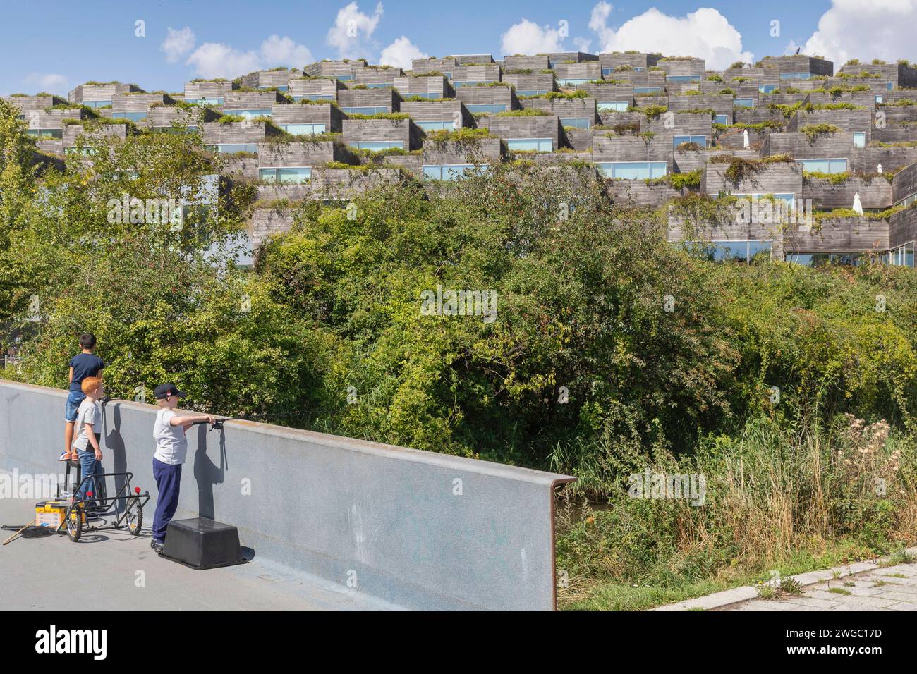 Mountain Wohnanlage (dŠnisch : Bjerget, englisch : Mountain Dwellings) befindet sich im Stadtteil Orestadt (¯restad) à Kopenhagen, DŠnemark. SIE besteh Banque D'Images