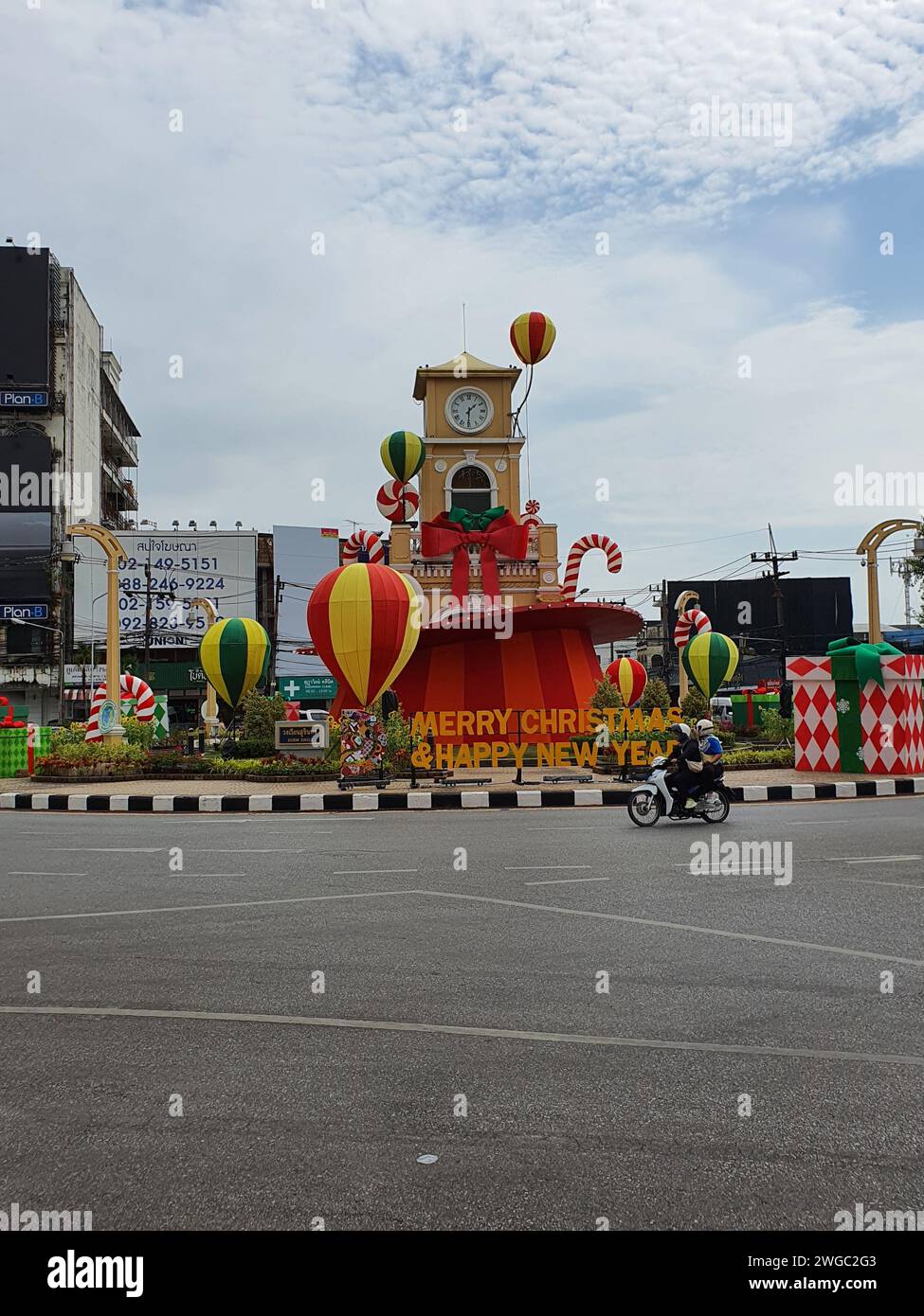 Phuket, Thaïlande - 28 décembre 2023 : monument de construction ancienne, bâtiments jaunes dans la vieille ville de Phuket en Thaïlande. Région de la vieille ville de Phuket. Banque D'Images