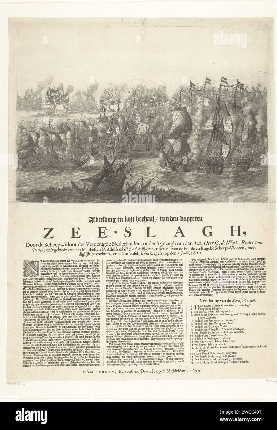 Bataille de Solebay, 7 juin 1672, 1672 imprimer bataille de Solebay le 7 juin 1672 entre la flotte de l'État commandée par Michiel de Ruyter et la flotte anglo-française commandée par le duc d'York et le vice-amiral Jean II d'Estrees. Une feuille est coincée sous la performance avec une description des événements dans trois colonnes. À la fin du texte figure une déclaration des performances dans laquelle les navires individuels sont identifiés. L'impression est imprimée à partir d'une plaque fabriquée à l'origine en 1666 pour une représentation de la bataille maritime de quatre jours entre les Néerlandais et les Anglais le 11-14 juin 1666 (FMH 2234). Le pla Banque D'Images