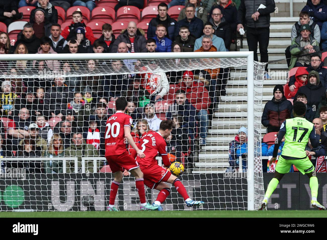 Middlesbrough, Royaume-Uni. 04 février 2024. Rav van den Berg de Middlesbrough bloque un tir d'Abdoullah Ba de Sunderland sur la ligne de but pendant le match de championnat Sky Bet Middlesbrough vs Sunderland au Riverside Stadium, Middlesbrough, Royaume-Uni, 4 février 2024 (photo de Mark Cosgrove/News Images) à Middlesbrough, Royaume-Uni le 2/4/2024. (Photo de Mark Cosgrove/News Images/Sipa USA) crédit : SIPA USA/Alamy Live News Banque D'Images