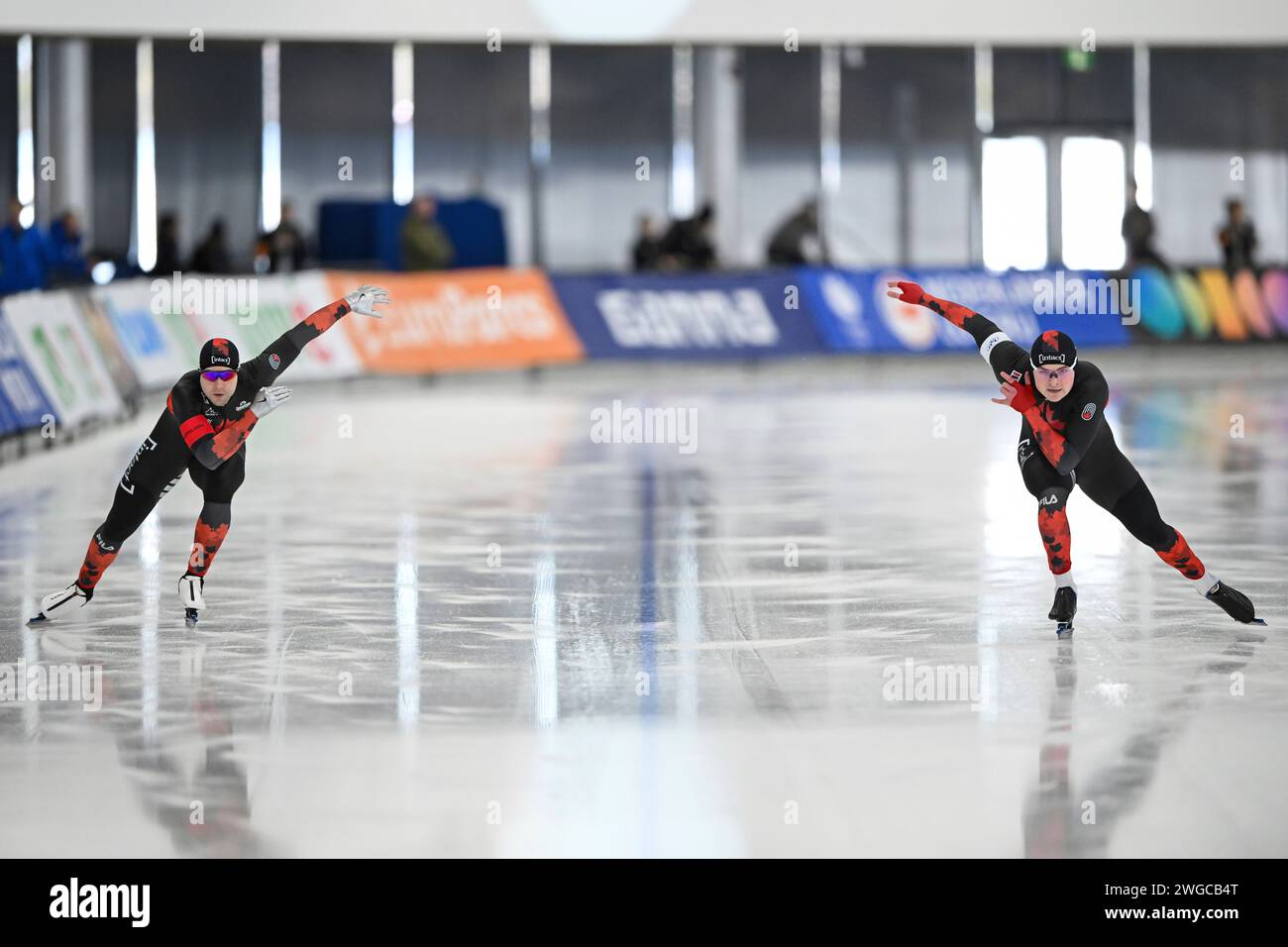 Québec, Canada. 3 février 2024. QUÉBEC, CANADA - 3 FÉVRIER : Anders Johnson et Joshua Telizyn, du Canada, concourent dans la division B du 500m masculin lors de la coupe du monde de patinage de vitesse ISU au Centre de glaces intact assurance, le 3 février 2024 à Québec, Canada. (Photo de David Kirouac/Orange Pictures) crédit : dpa/Alamy Live News Banque D'Images