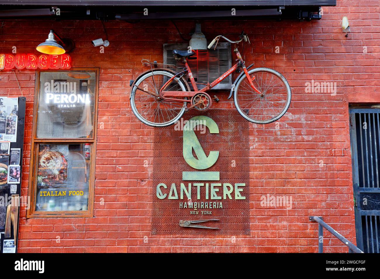 Cantiere Hambirreria, 41 Kenmare St, New York, NYC photo de la vitrine d'un restaurant italien de hamburgers dans le quartier Nolita de Manhattan. Banque D'Images