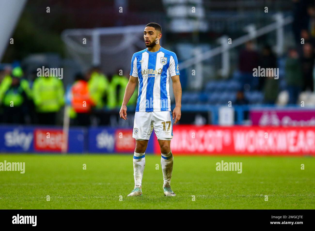 John Smith's Stadium, Huddersfield, Angleterre - 3 février 2024 Brodie Spencer (17) de Huddersfield Town - pendant le match Huddersfield v Sheffield Wednesday, Sky Bet Championship, 2023/24, John Smith's Stadium, Huddersfield, Angleterre - 3 février 2024 crédit : Arthur Haigh/WhiteRosePhotos/Alamy Live News Banque D'Images