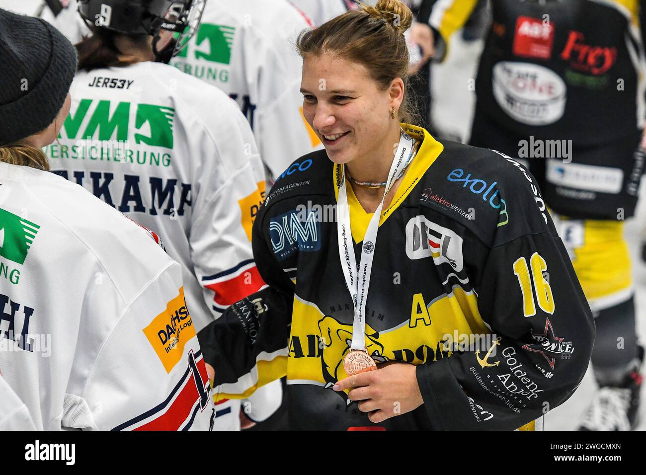 Fuessen, Deutschland. 04 février 2024. 04.02.2024, BLZ Arena, Fuessen, GER, DEB Pokal der Frauen, Finalturnier in F?ssen, Spiel UM Platz 3, Mad Dogs Mannheim vs EC Hannover Indians im Bild Hanna amort (Mannheim, #16) Nordphoto GmbH/Hafner crédit : dpa/Alamy Live News Banque D'Images