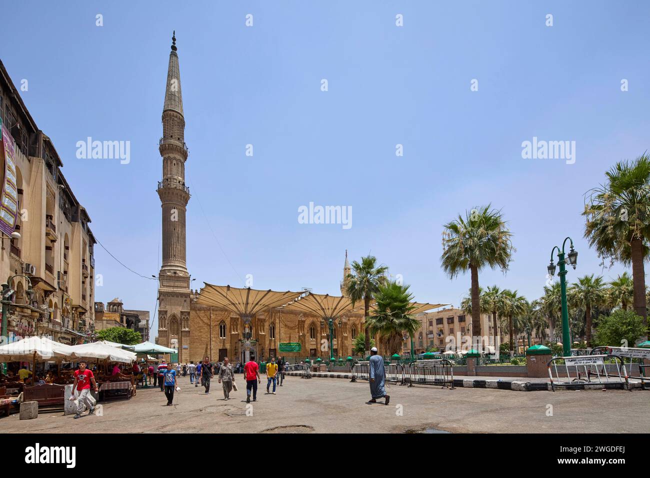 Cour de la mosquée Al Hussein au Caire, Egypte Banque D'Images