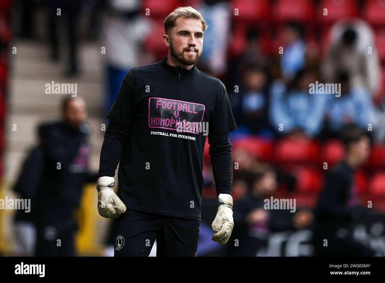 Harry Isted de Charlton Athletic dans l'échauffement lors du match de Sky Bet League 1 entre Charlton Athletic et Derby County à The Valley, Londres, samedi 3 février 2024. (Photo : Tom West | MI News) crédit : MI News & Sport / Alamy Live News Banque D'Images