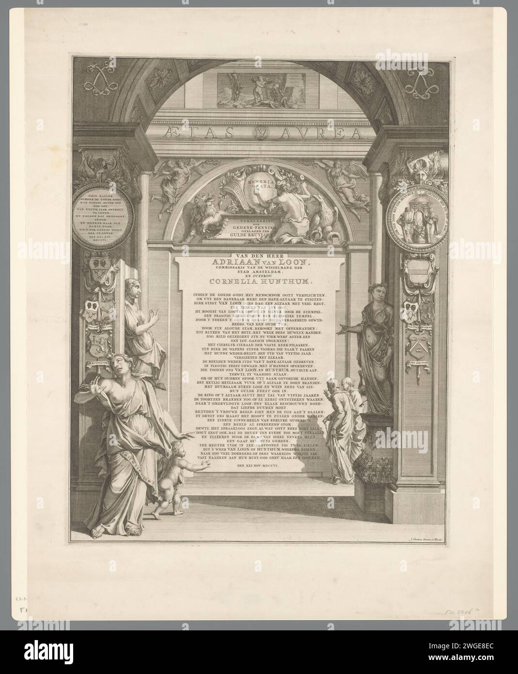 Allégorie au mariage d'or d'Adriaan van Loon et Cornelia Hunthum, 1706, 1706 imprimer allégorie au mariage d'or d'Adriaan van Loon et Cornelia Hunthum le 21 novembre 1706. Espace architectural avec un verset avec un verset avec l'explication du mémorial ouvert en l'honneur du jubilé, avec ce verset le couple de personnes âgées Philémon et Baucis. Figures allégoriques et armes de chaque côté. Cette assiette comprend une feuille séparée avec un frais. Imprimeur : Northern Netherlandspublisher : Amsterdam gravure sur papier / gravure anniversaire d'or. (Histoire de) Philemon et Baucis Banque D'Images