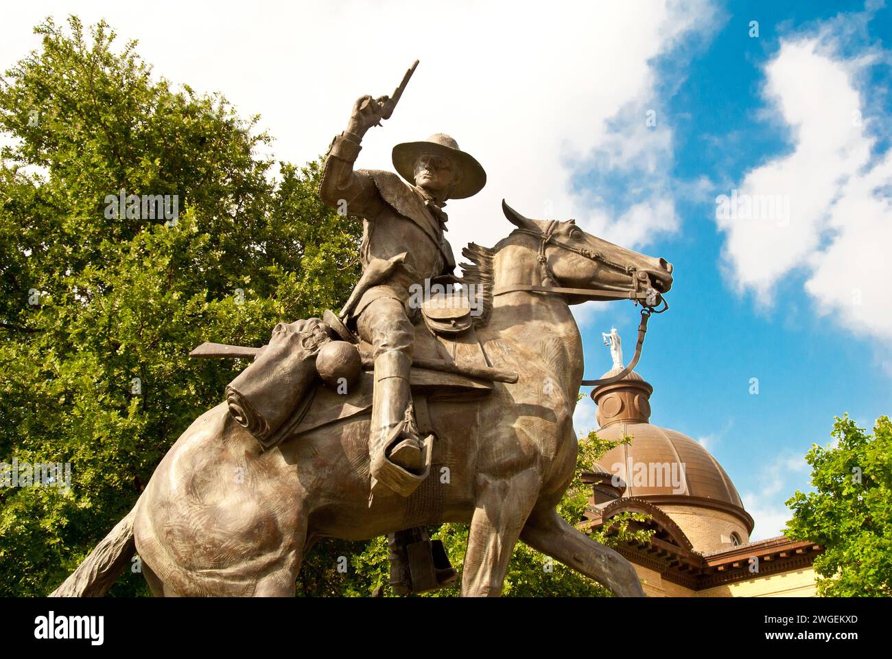 Statue du capitaine du Texas Ranger John Coffee 'Jack' Hays (1817-1883) sur le terrain du palais de justice du comté de Hays à San Marcos, Texas Banque D'Images