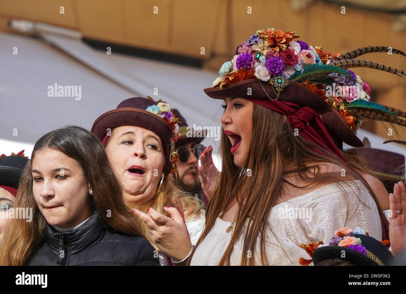 Célébrations colorées de groupe de chant de carnaval à Malaga, Costa del sol, Espagne. Banque D'Images