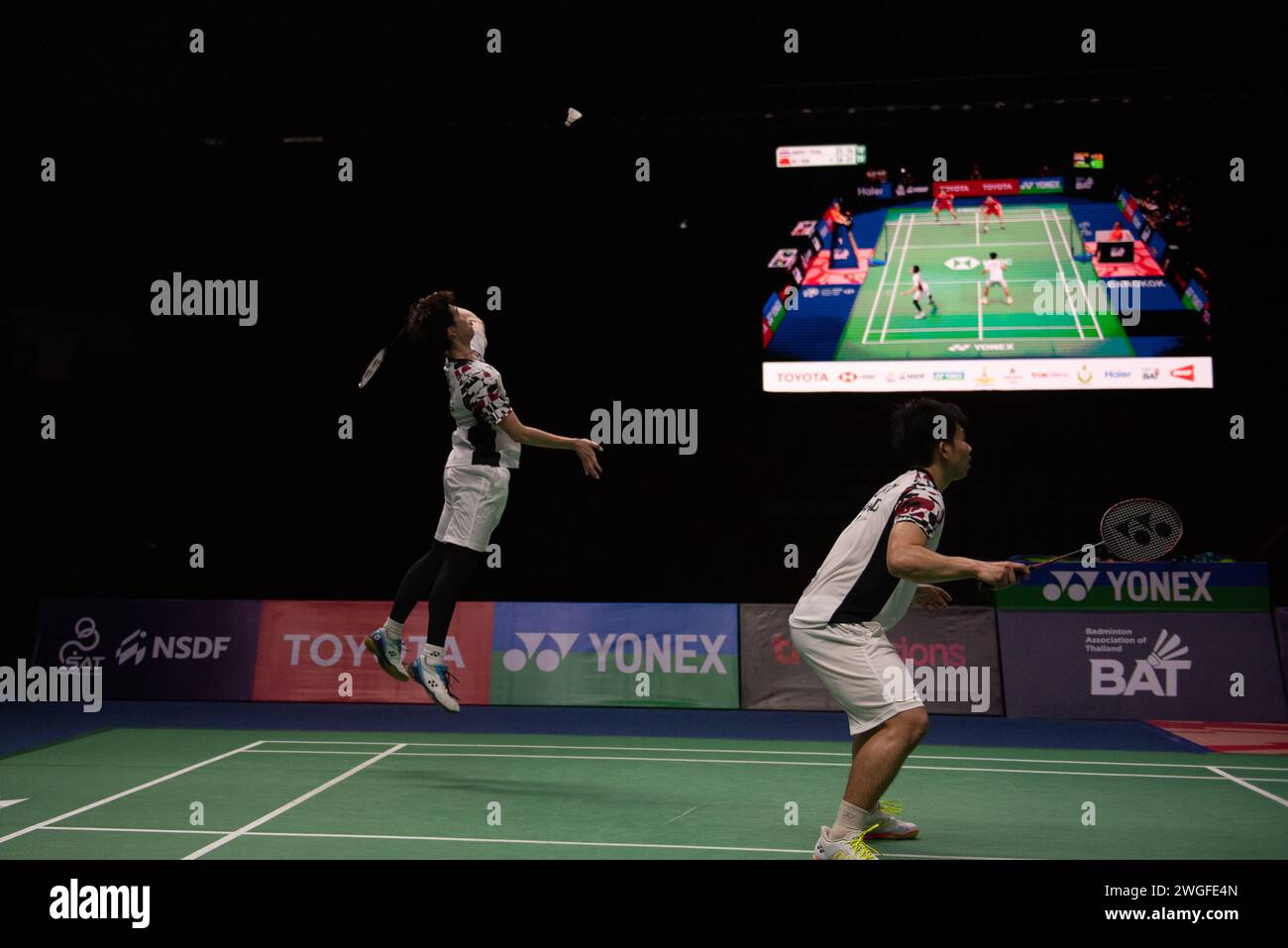 Bangkok, Thaïlande. 04th Feb, 2024. Peeratchai SUKPHUN (R) et Pakkapon TEERARATSAKUL (l) (Thaïlande) concourent dans la finale double masculine Badminton sur Princess Sirivannavari Thailand Masters 2024 au stade national Nimibutr Sport Building le 04 février 2024 à Bangkok, Thaïlande. (Photo de Teera Noisakran/Pacific Press) crédit : Pacific Press Media production Corp./Alamy Live News Banque D'Images