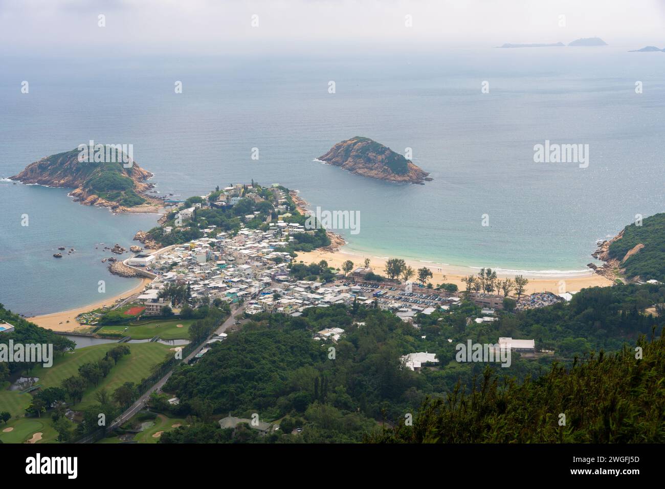 Une prise de vue aérienne à couper le souffle capturant de nombreuses îles vues d'une montagne majestueuse Banque D'Images
