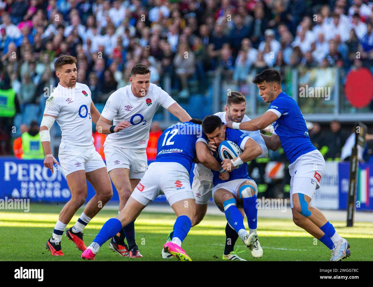 Rugby 6 Nations. Italie vs Angleterre. Stadio Olimpico. Rome. 03/02/2024.Henry Slade d'Angleterre, Freddie Steward et George Ford et Tommaso Allen d'Italie Banque D'Images