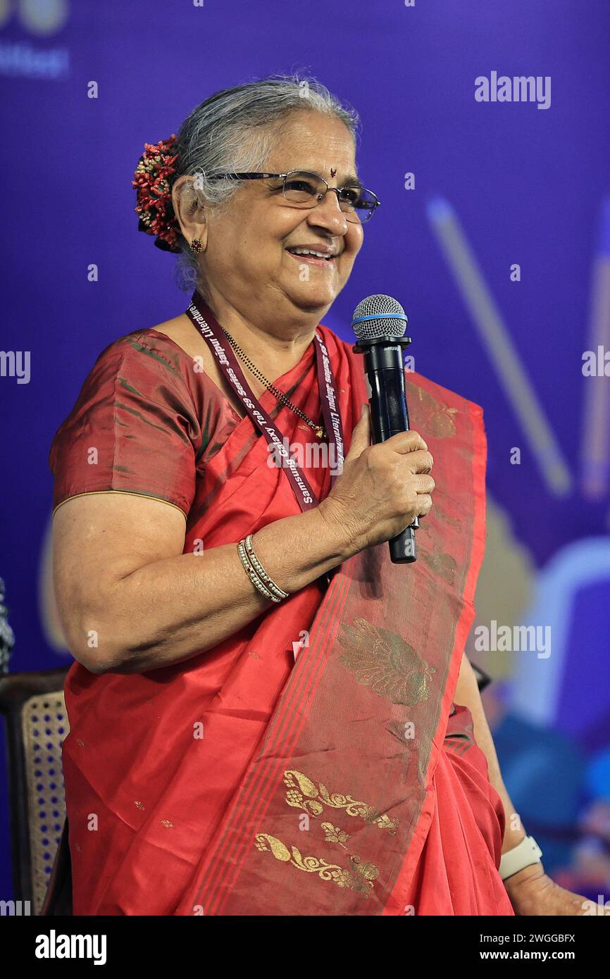 Sudha Murthy, présidente de la Fondation Infosys, prend la parole lors d'une session du Festival de littérature Jaipur 2024 à Jaipur, Rajasthan, Inde, le 4 février 2024. (Photo de Vishal Bhatnagar/NurPhoto)0 crédit : NurPhoto SRL/Alamy Live News Banque D'Images