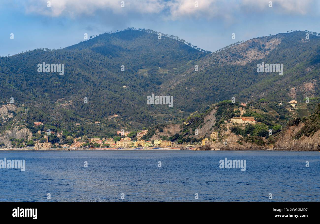 Paysage autour de Monterosso al Mare, une petite ville dans une zone côtière nommée Cinque Terre en Ligurie, située dans le nord-ouest de l'Italie Banque D'Images